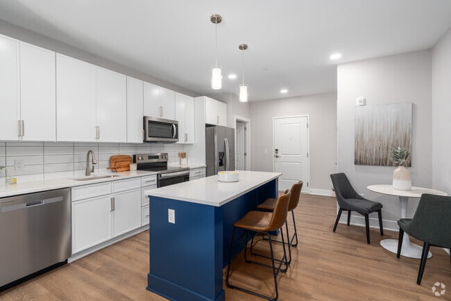 1BR, 1BA - 760SF - Kitchen