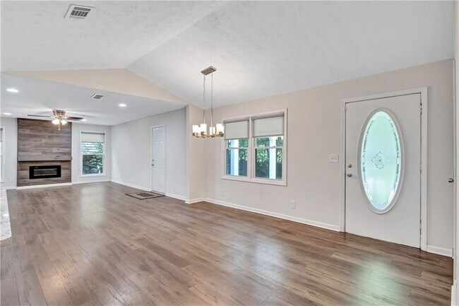 5772 Lilburn Stone Mountain Rd