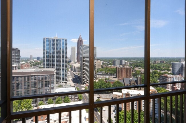 Building Photo - City Living High Rise Unit 23C