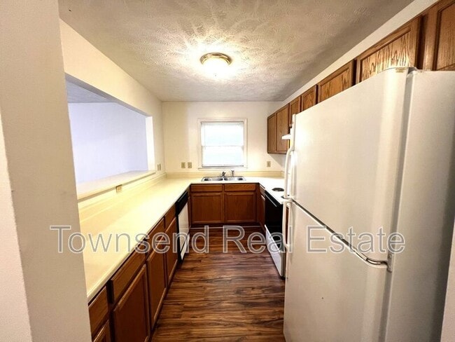 Photo - 1008 Ancestry Dr