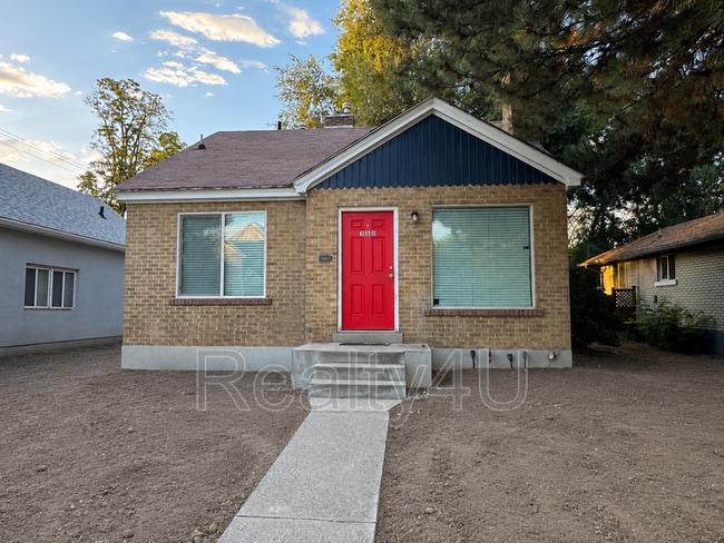 Building Photo - 380 400 S