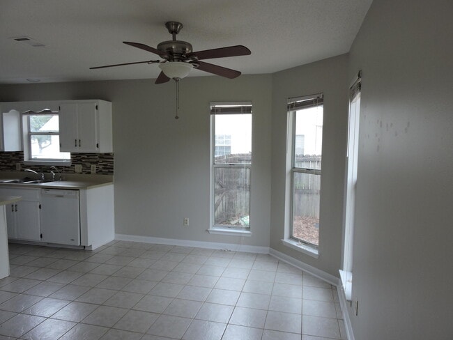 Photo - 133 W Old Mill Way