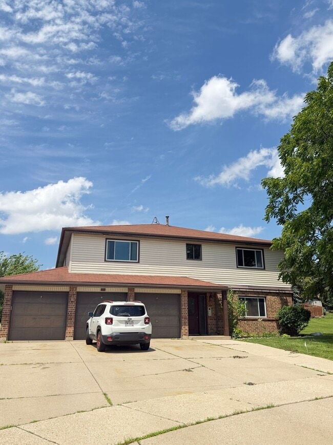 Building Photo - 311 Dawn Ct