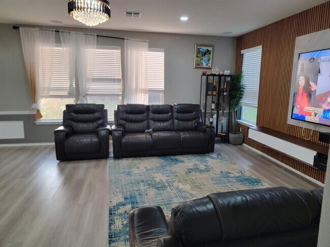 Photo - 429 Unforgiven Ln