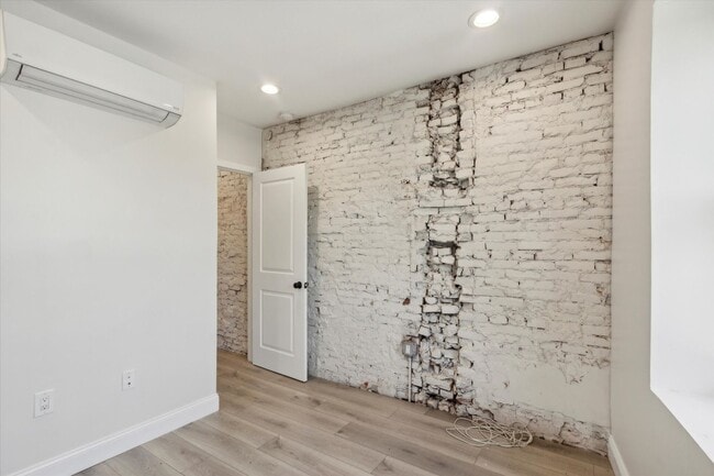 Photo - FRANKFORD_3510 Unit Apt 2