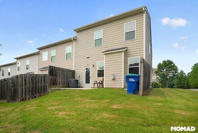 Photo - 2560 Centennial Pl