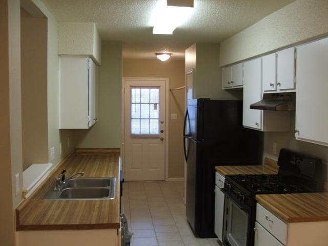 Photo - 1914 Margalene Way