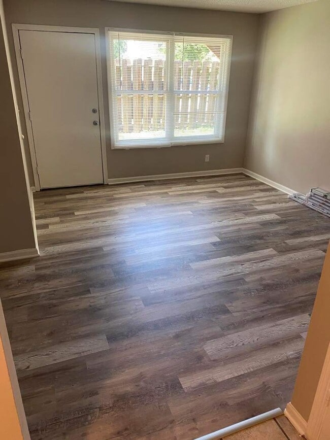 Living Room - 1618 S 14th St Unit 2