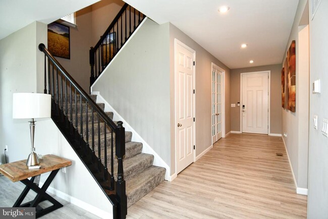 Photo - 7706 Colburn Dr