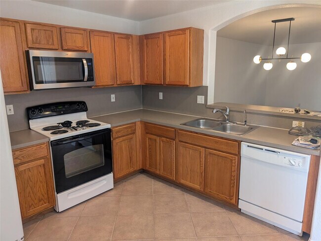 Photo - 4759 Pinemore Ln