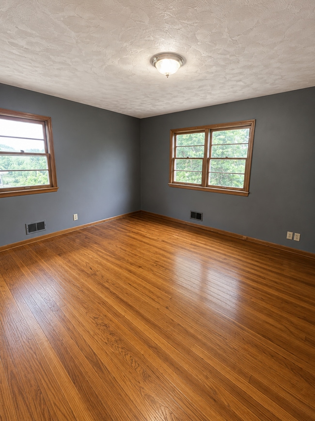 Photo - 4902 Ruggles St