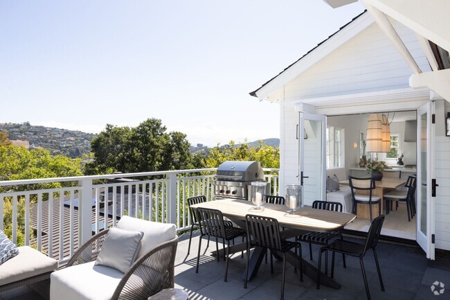 Building Photo - Coastal Elegance in the Heart of Belvedere Rental