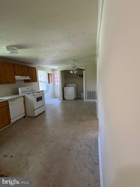 Photo - 1562 Lakeview Dr