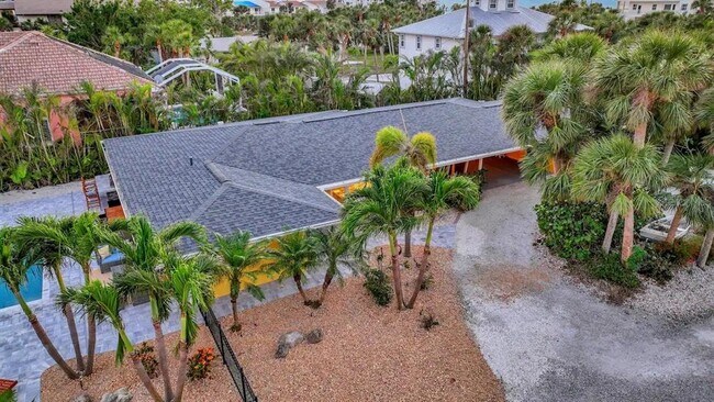 2795 Beach Rd