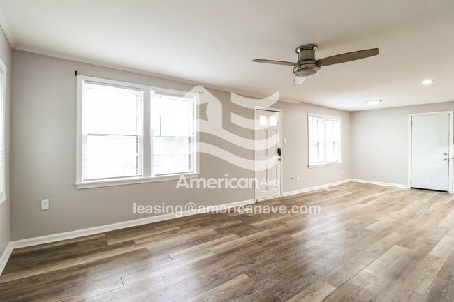 Photo - 3724 Willow St