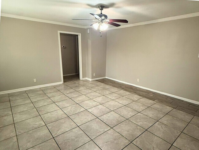 Photo - 5142 Balkin St