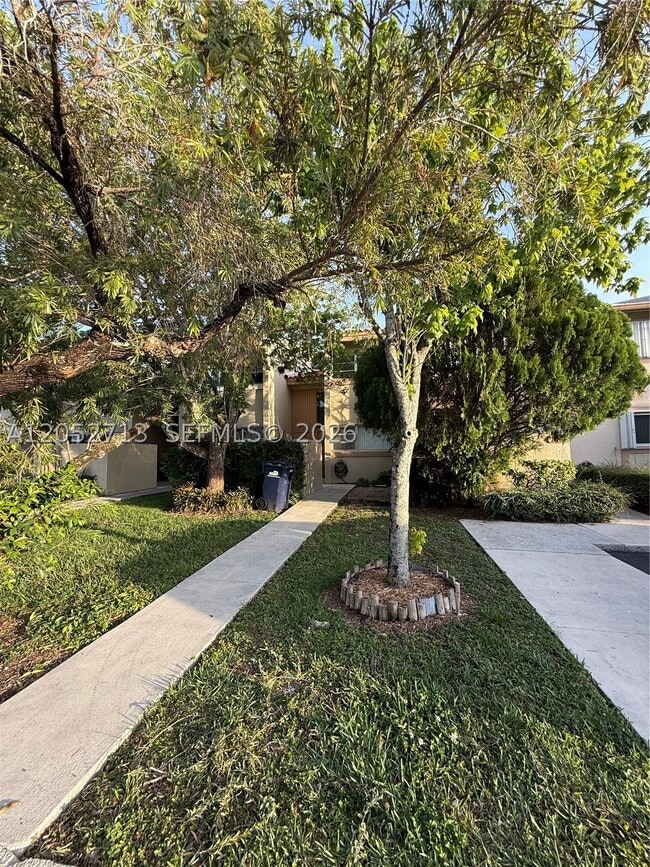 14293 Kendale Lakes Dr