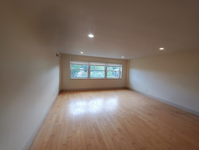 Photo - 1600 Beacon St Unit 806