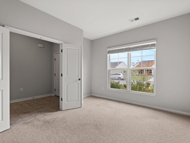 Photo - 3076 Ellesmere Cir