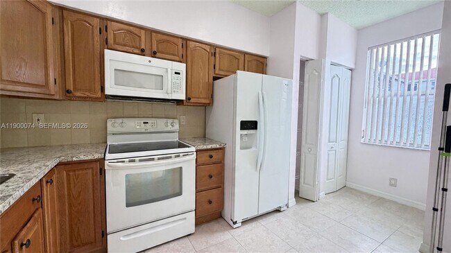 Photo - 870 NE 212th Terrace