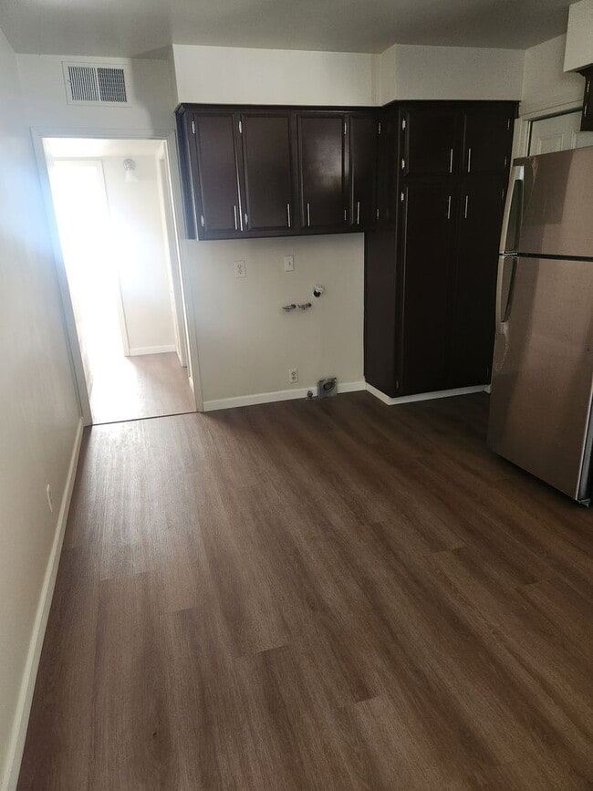 Photo - 1433 E Sequoia Ave
