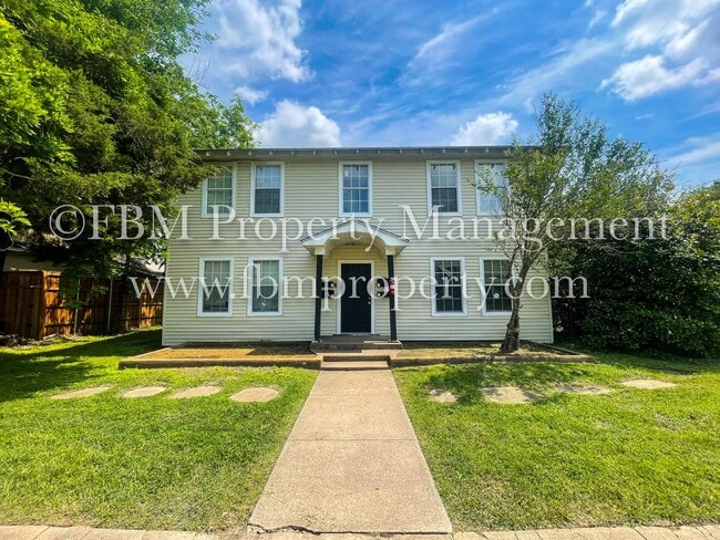 Building Photo - 409 W Brown St Unit C