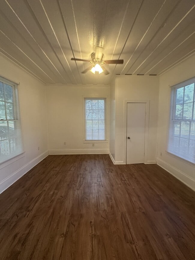 9301 Hwy 290 W