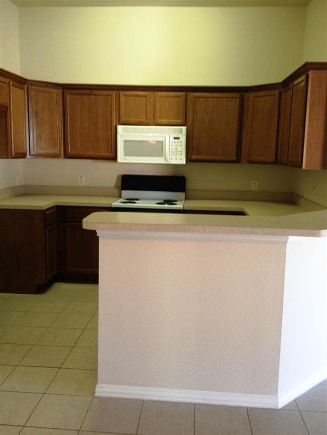 Photo - ROBIN204-06 Unit 206