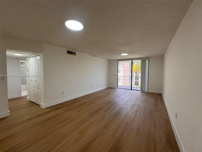 Building Photo - 1810 SW 81st Ave Unit 2302 Rental