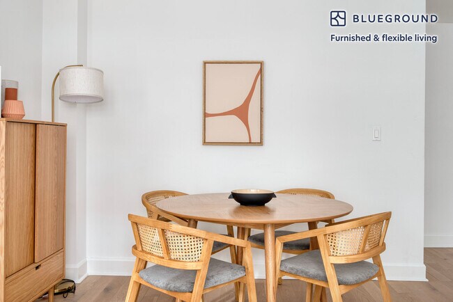 Photo - 160 E 48th St Unidad FL12-ID1169