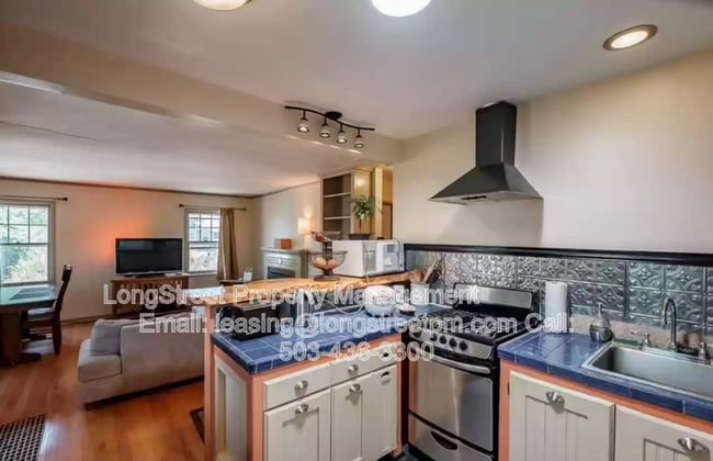 Photo - 744 NW 16th St