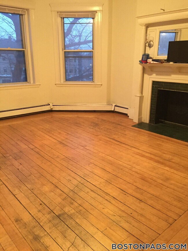 Photo - 1426 Commonwealth Ave Unidad 5