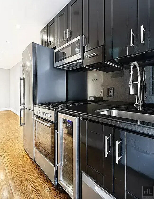 Photo - East 1st Street Unidad 1R