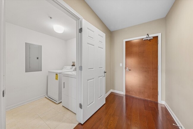 Photo - 255 E Liberty Dr