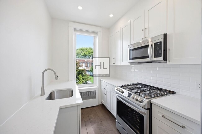 Photo - 74-43 61 STREET Unidad 2