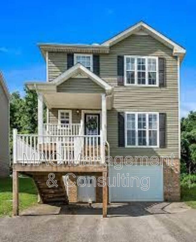 Photo - 1028 Nottingham Dr