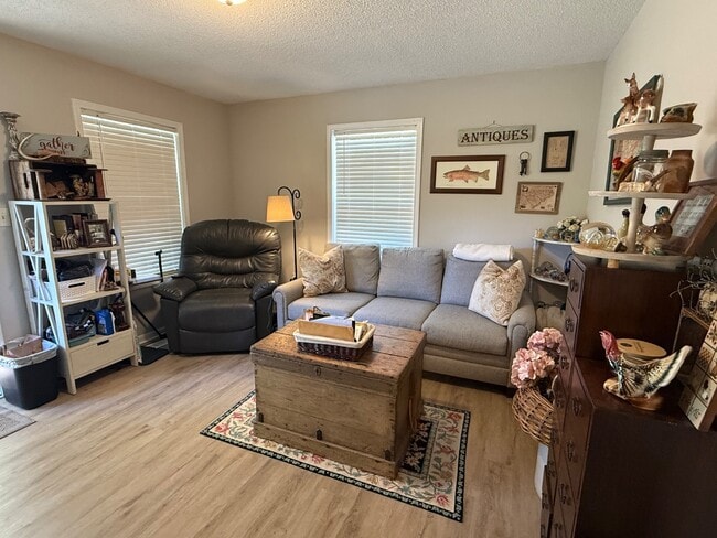 Photo - 108 Berry St