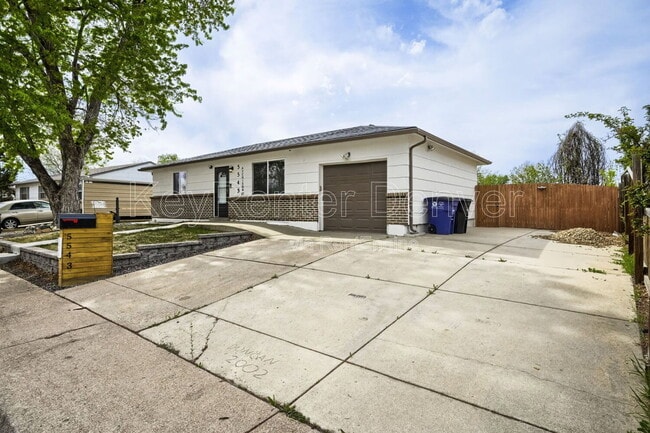 Photo - 5543 Atchison St