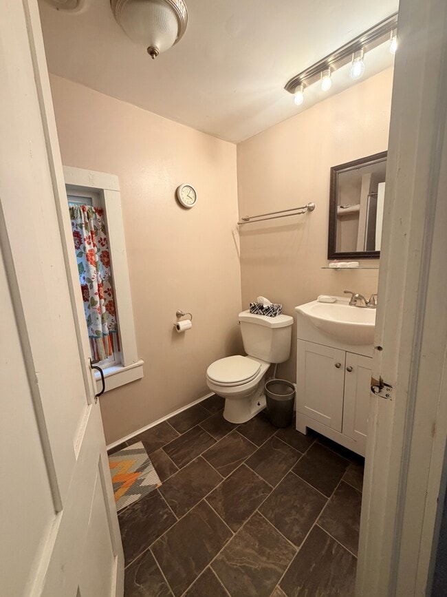 Photo - 972 Dryden Rd
