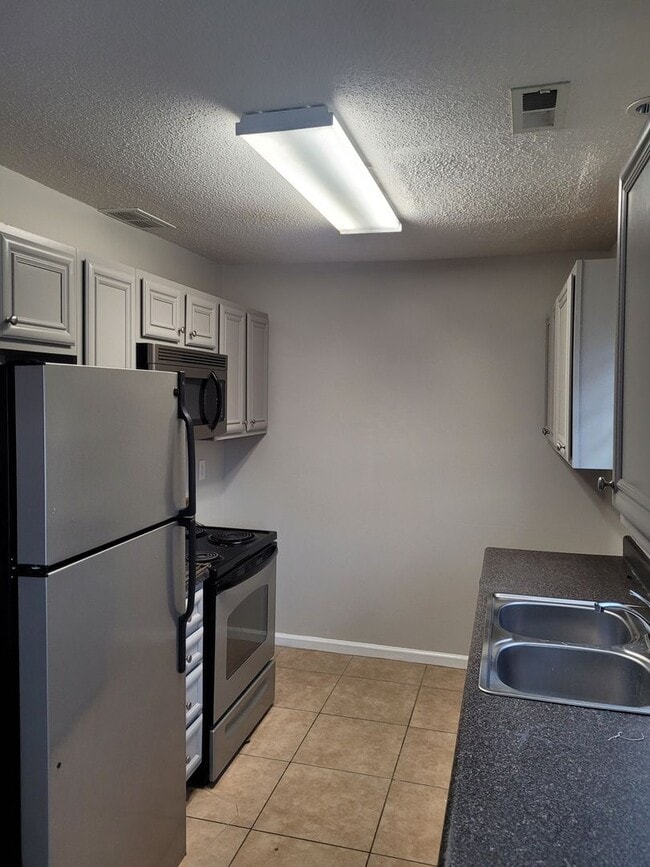 Photo - Haymont Area -2 Bedroom Town home for rent!