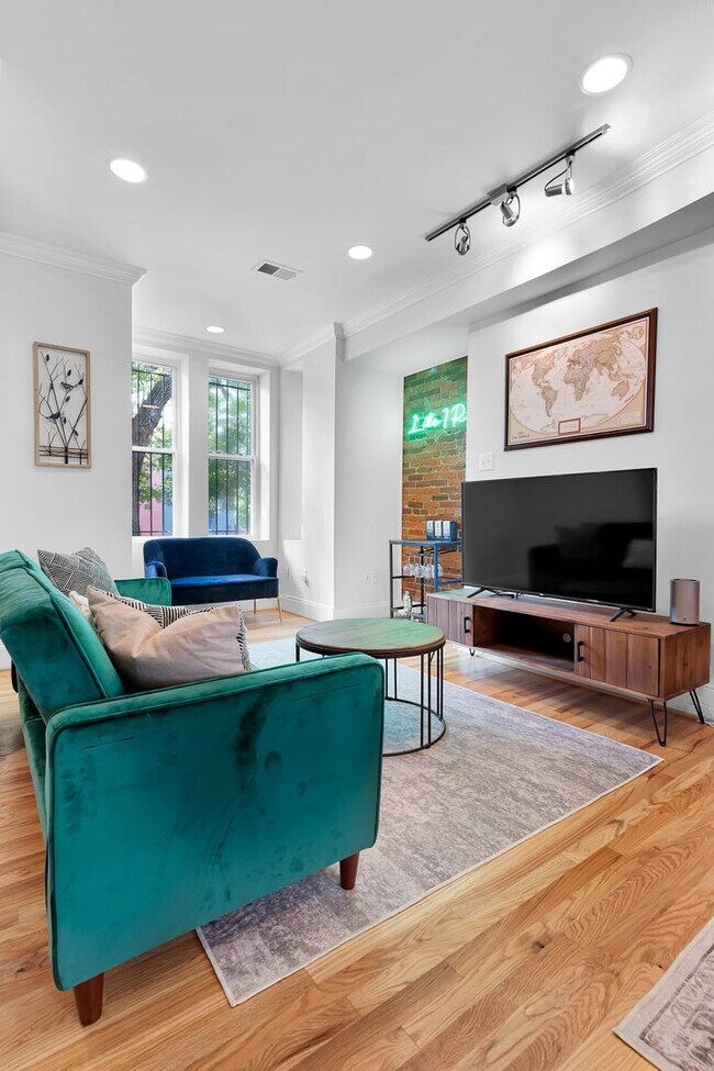 Photo - 1037 5th St NE Unit House