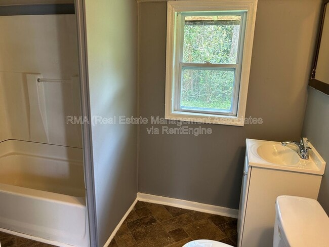 Photo - 522 W Slaton Ave