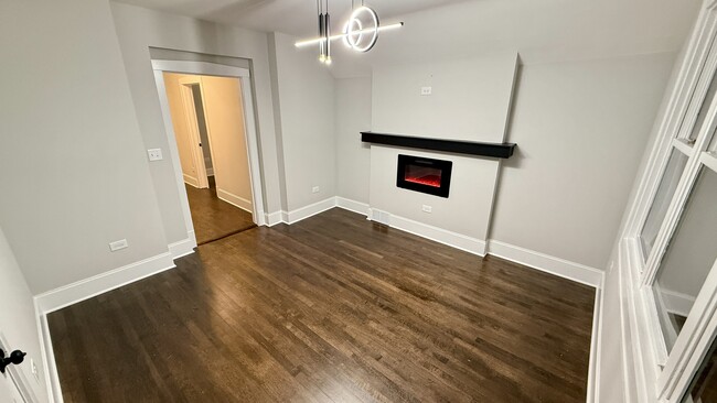 Photo - 5942 W Eastwood Ave