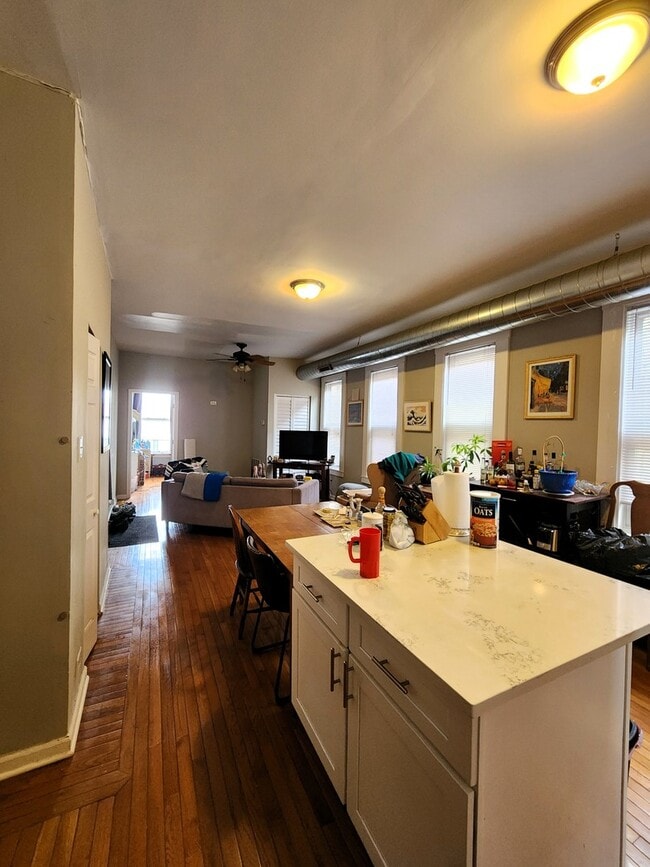 Photo - 973 W 19th St Unit 3