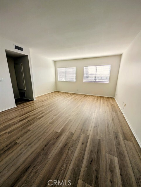 Photo - 17330 Chatsworth St Apartamento Unidad 10
