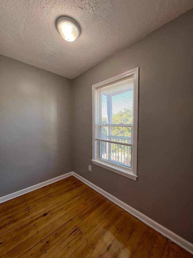 Photo - 94 Armandine St Unit 3
