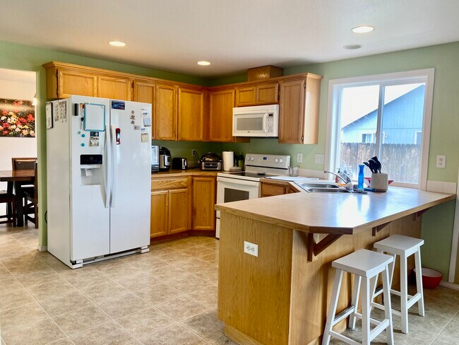 Photo - 458 Trout Ave