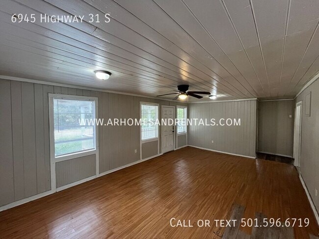 Photo - 6945 Highway 31 S