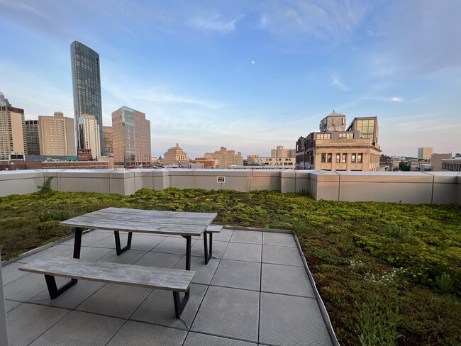 Photo - 1085 Boylston St