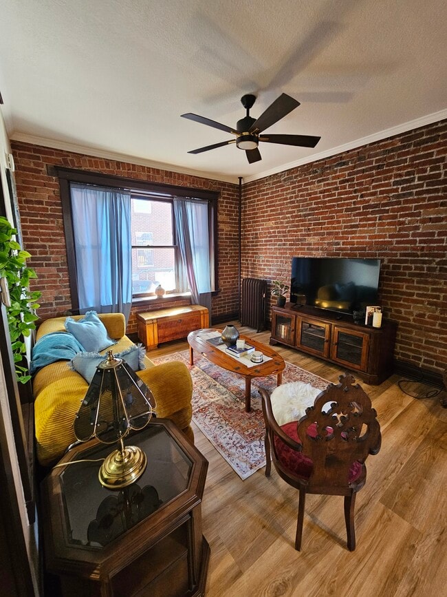 Building Photo - 1475 N Humboldt St Unit 8